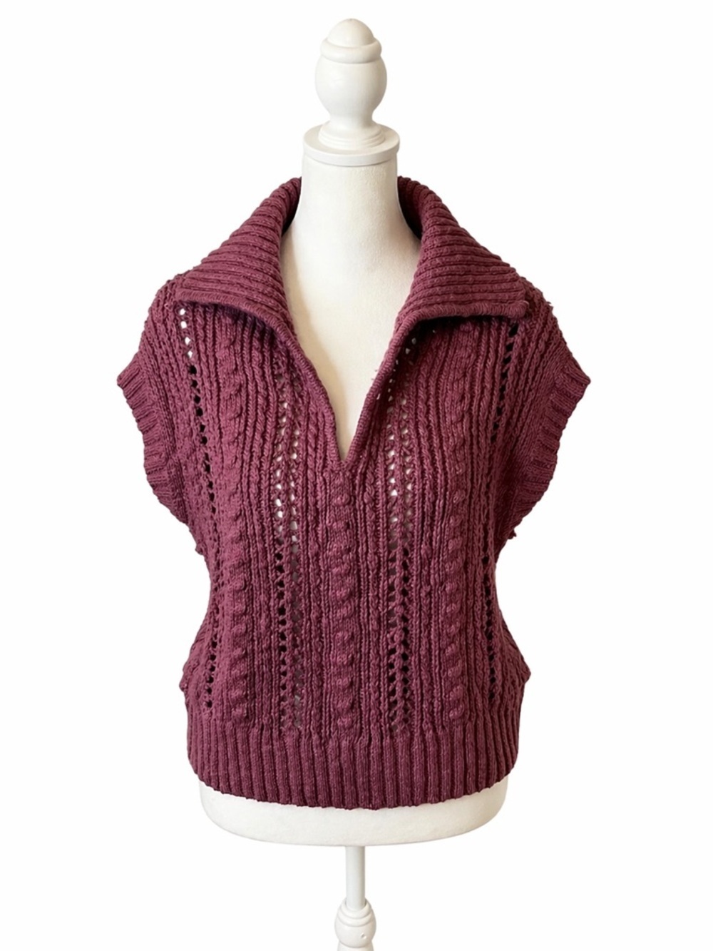Ana Women's Ribbed Cable-Knit Sleeveless Sweater Vest - Burgundy